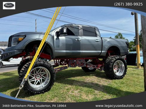 Used 2017 Nissan Titan SV AWD/4WD image 7