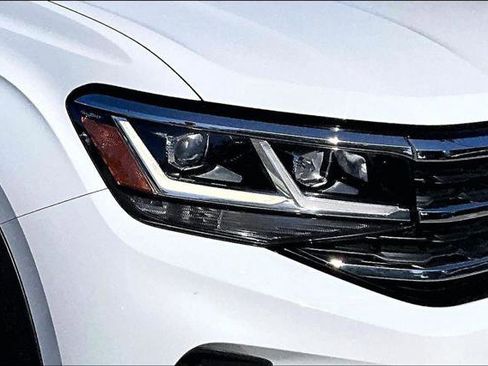 Certified 2023 Volkswagen Atlas SE FWD image 12