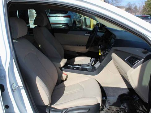 Used 2017 Hyundai Sonata SE image 27