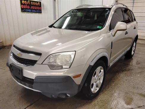 Used 2014 Chevrolet Captiva Sport LS FWD image 4
