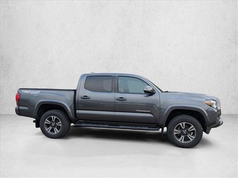 Used 2019 Toyota Tacoma TRD Sport AWD/4WD image 4
