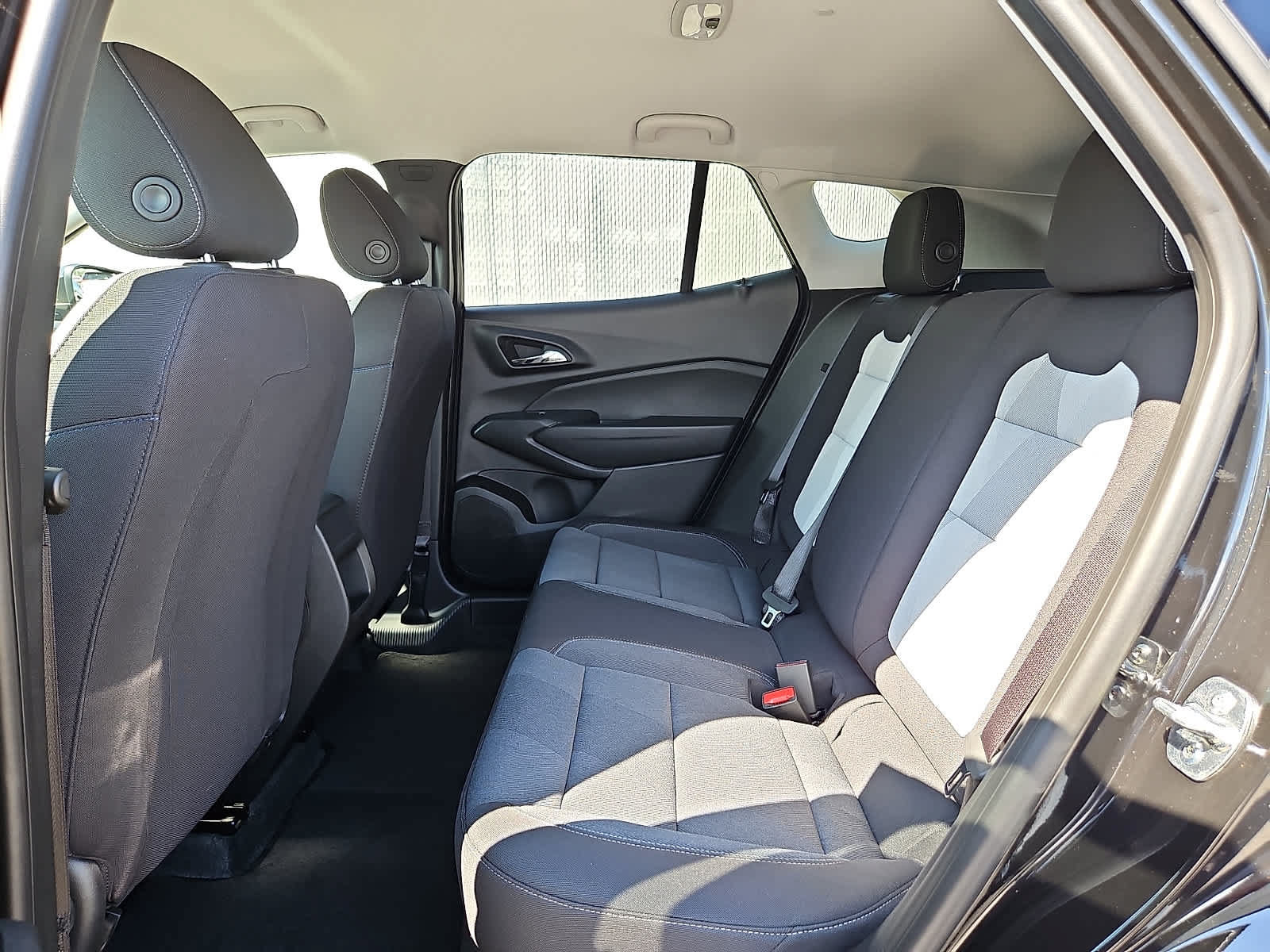 New 2026 Chevrolet Trax LS w/ LS Convenience Package FWD image 8