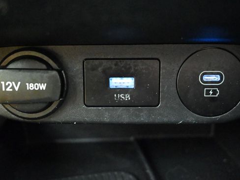 Certified 2024 Hyundai Elantra Limited image 18