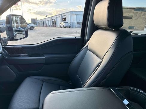 New 2026 Ford F250 Lariat w/ Black Appearance Package image 19