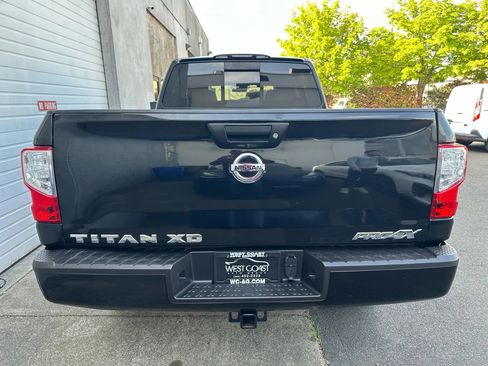 Used 2018 Nissan Titan PRO-4X image 6
