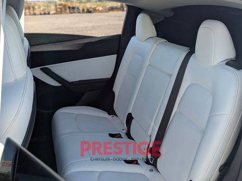 Used 2021 Tesla Model Y Long Range AWD/4WD image 30