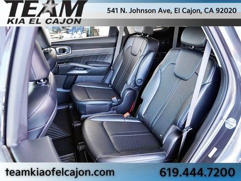 Certified 2022 Kia Sorento SX w/ Panoramic Sunroof Package AWD/4WD image 19