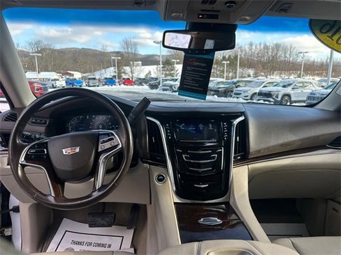 Used 2016 Cadillac Escalade Premium image 24