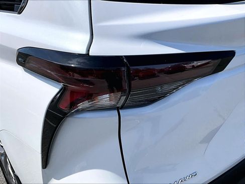 Used 2025 Toyota Sienna XLE w/ XLE Plus Package image 35