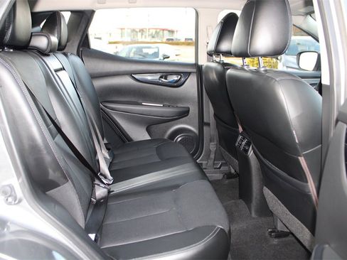 Used 2018 Nissan Rogue Sport SL w/ SL Premium Package image 12