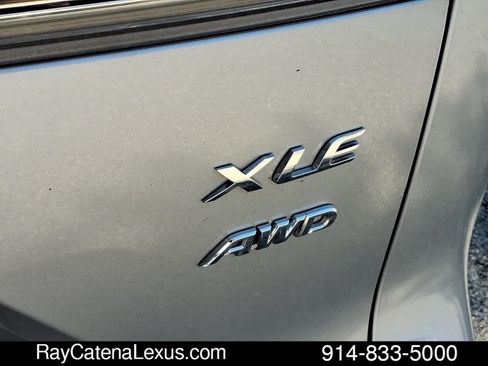 Used 2024 Toyota Corolla Cross XLE w/ Convenience Package AWD/4WD image 19