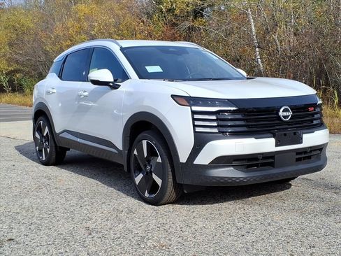 New 2025 Nissan Kicks SR image 2