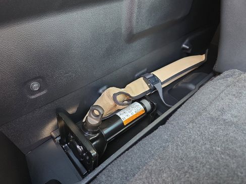 Used 2023 Toyota Tundra Platinum image 38