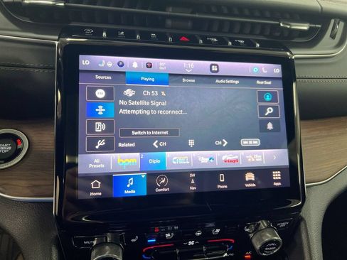 Used 2023 Jeep Grand Cherokee Summit w/ Rear Seat Video Group I AWD/4WD image 14
