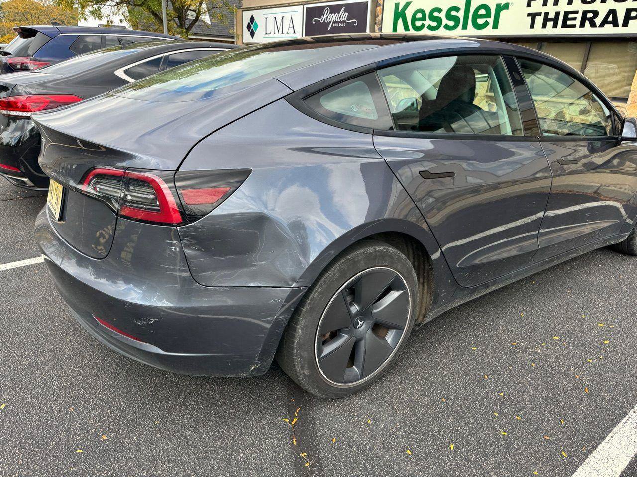 Used 2023 Tesla Model 3 Standard Range RWD image 2