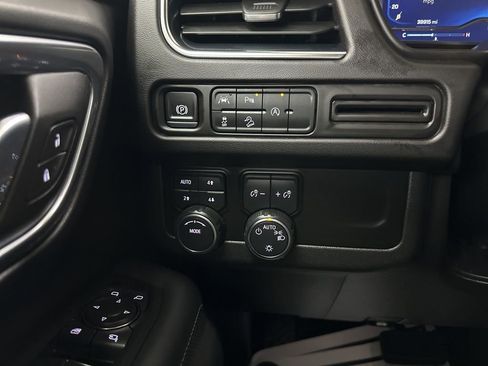 Used 2024 Chevrolet Tahoe Premier image 39