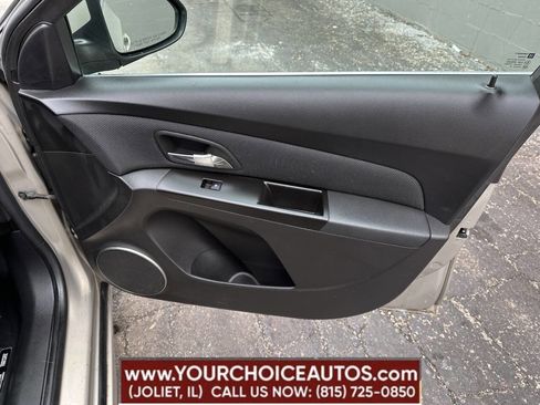 Used 2011 Chevrolet Cruze LT image 33
