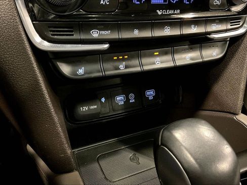 Used 2020 Hyundai Santa Fe Limited AWD/4WD image 16