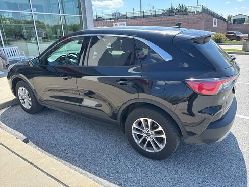 Used 2021 Ford Escape SE w/ Convenience Package AWD/4WD image 2
