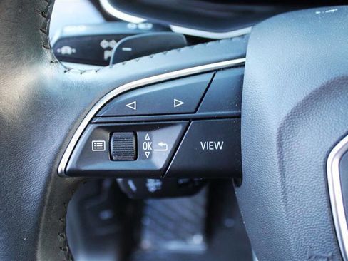 Used 2020 Audi Q8 Prestige w/ Prestige Package image 18