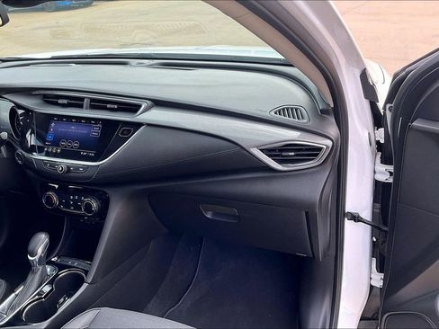 Used 2020 Buick Encore GX Preferred w/ Cold Weather Comfort Package FWD image 16