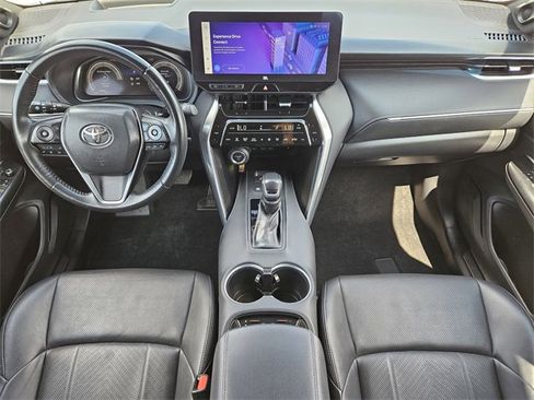 Used 2023 Toyota Venza Limited image 25