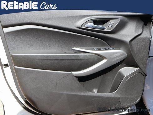 Used 2024 Chevrolet Trax RS image 21