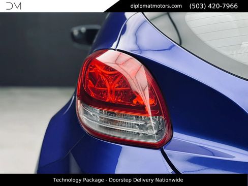 Used 2014 Hyundai Veloster w/ Technology Package 03 FWD image 15