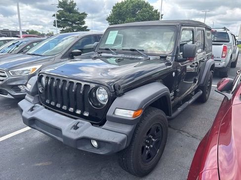 Used 2018 Jeep Wrangler Unlimited Sport AWD/4WD image 3