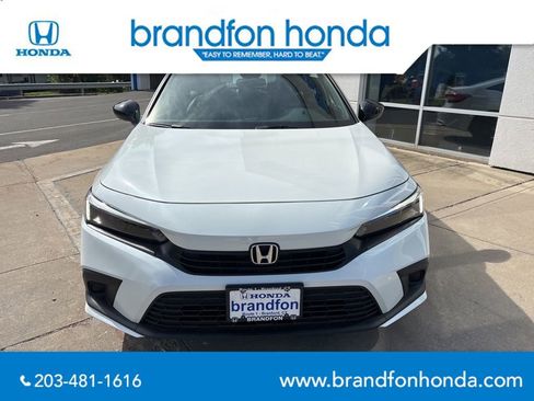 Used 2023 Honda Civic Sport image 2