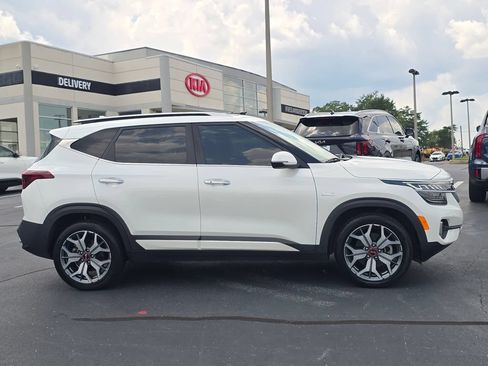 Used 2021 Kia Seltos SX w/ SX Sunroof Package AWD/4WD image 2