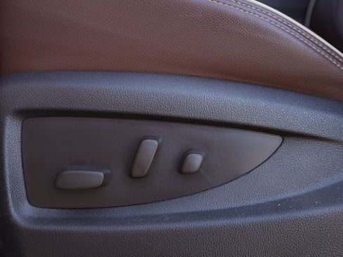 Used 2017 Chevrolet Silverado 1500 High Country image 22