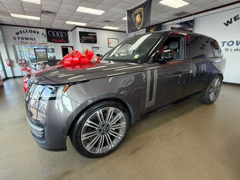 Used 2024 Land Rover Range Rover Long Wheelbase SE AWD/4WD image 6