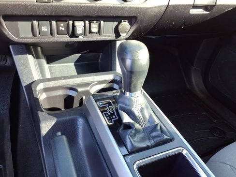 Used 2019 Toyota Tacoma SR5 RWD image 12