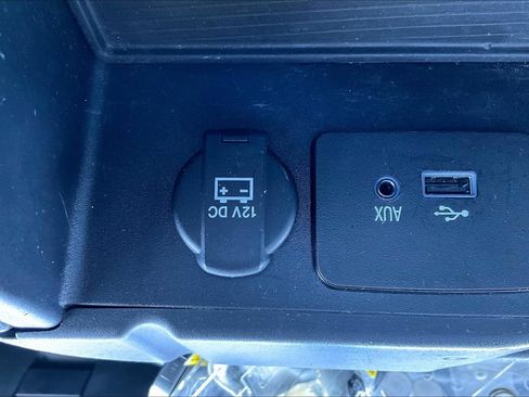 Used 2017 RAM 1500 Express AWD/4WD image 18