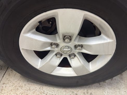 Used 2016 RAM 1500 Express image 33