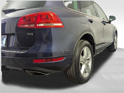 Used 2012 Volkswagen Touareg Sport AWD/4WD image 59