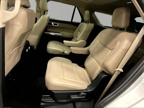 Used 2022 Ford Explorer XLT w/ Equipment Group 202A AWD/4WD image 22