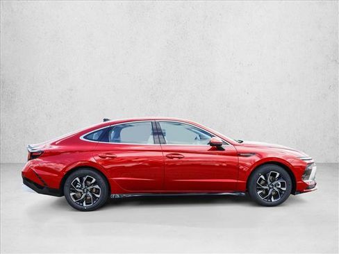 Certified 2025 Hyundai Sonata SEL image 4