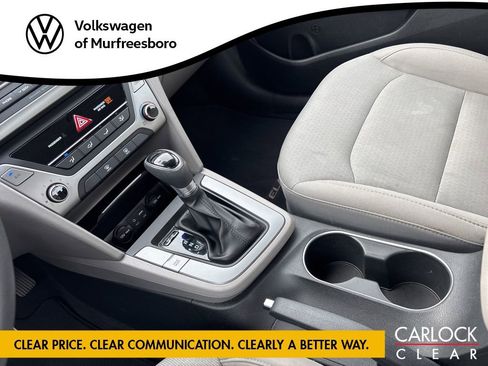 Used 2017 Hyundai Elantra SE image 20
