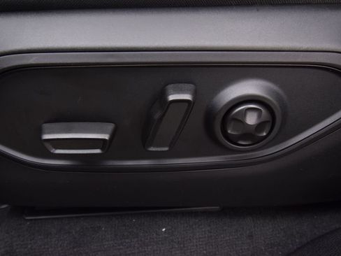 New 2025 Jeep Grand Cherokee Limited AWD/4WD image 38