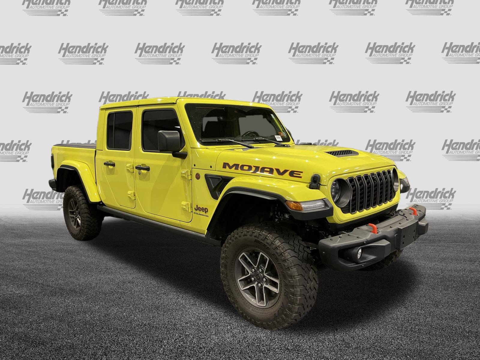 Used 2024 Jeep Gladiator Mojave AWD/4WD image 2
