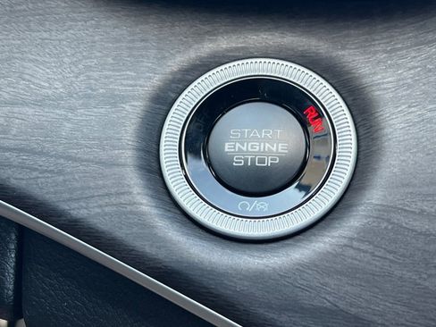 New 2025 Jeep Grand Cherokee L Limited w/ Luxury Tech Group II image 25