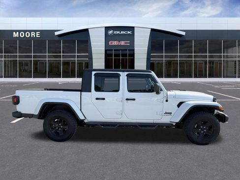 Used 2021 Jeep Gladiator Sport AWD/4WD image 2