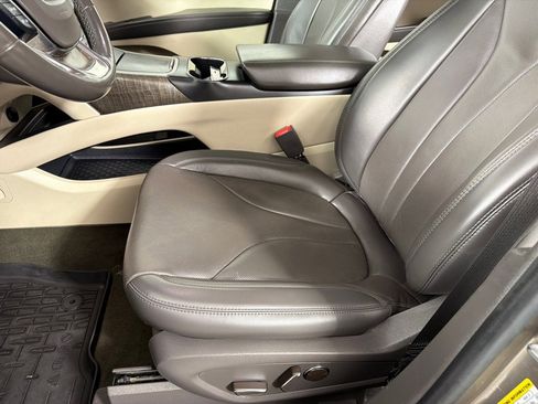 Used 2020 Lincoln Nautilus Reserve image 12