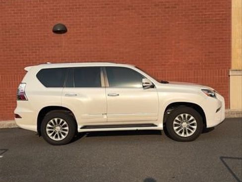 Used 2017 Lexus GX 460 Premium AWD/4WD image 1