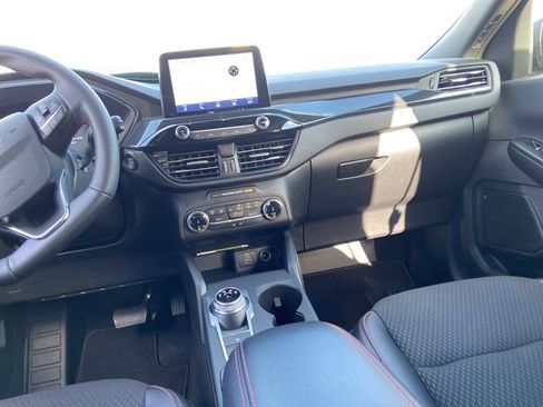 Used 2025 Ford Escape ST-Line AWD/4WD image 17