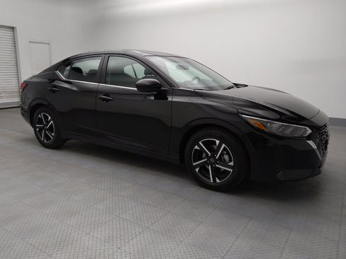 Used 2024 Nissan Sentra SV image 11