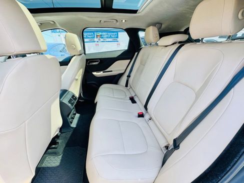 Used 2020 Jaguar F-PACE Premium image 13