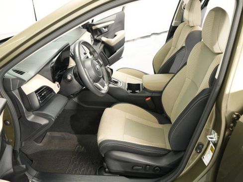 Used 2024 Subaru Outback Premium AWD/4WD image 21